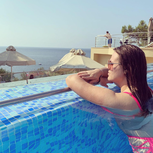 Діана Броваренко