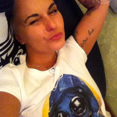 Лариса Устиновa