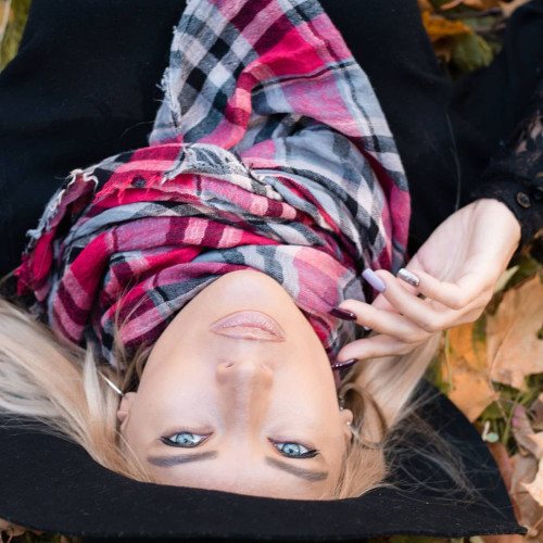 Искра Ларионовa