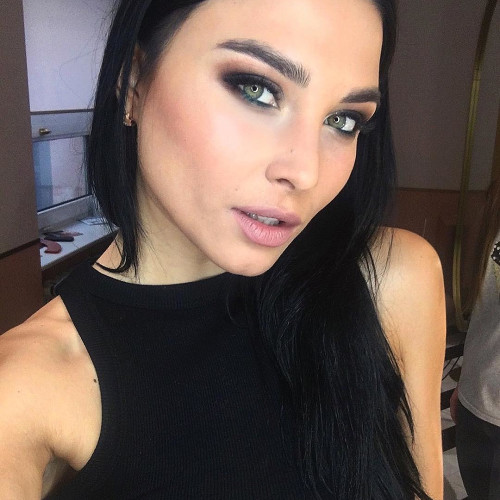 Доминика Силинa