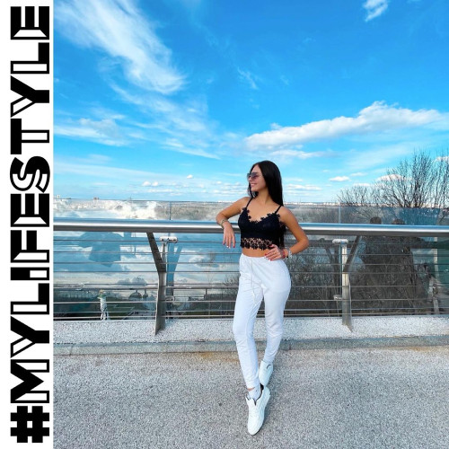 Ника Денисовa