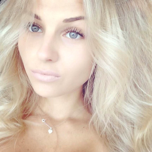 Алёна Тихоновa