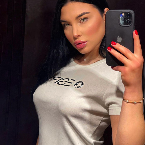 Нина Суворовa