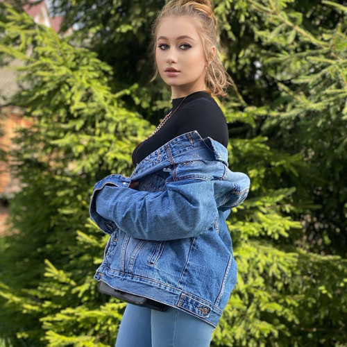 Яна Субботинa