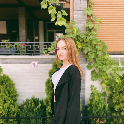 Злата Ларионовa