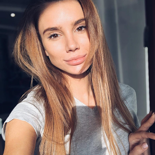 Лада Давыдовa