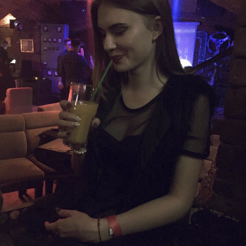 Ника Калашниковa