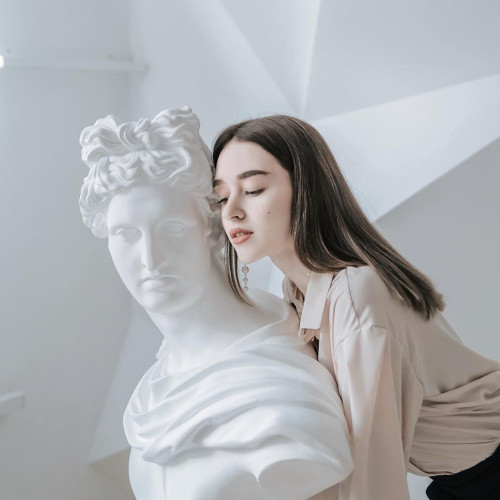 Алина Елисеевa