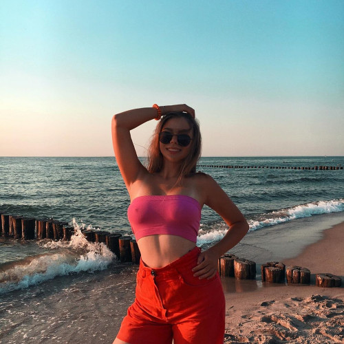 Эльвира Устиновa