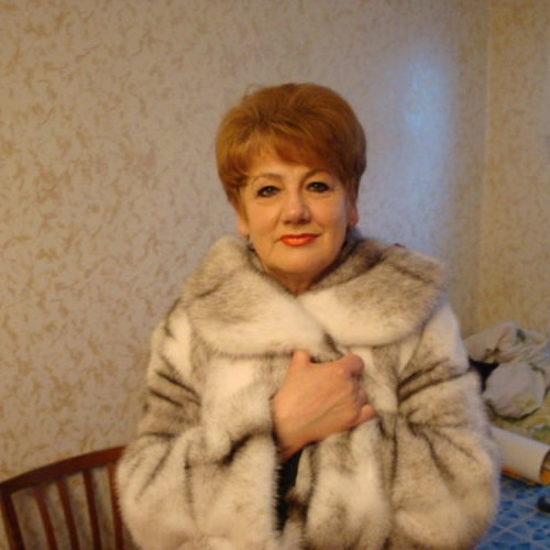 Лариса Столярова