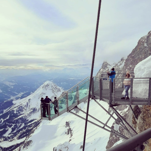 Ника Хохловa