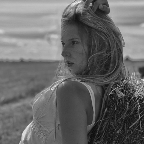 Алла Бобровa