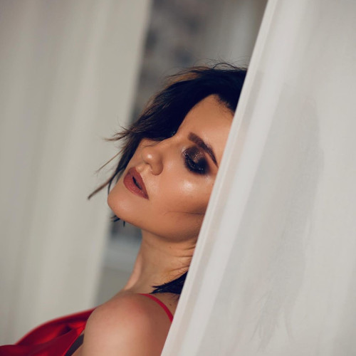 Искра Бобровa