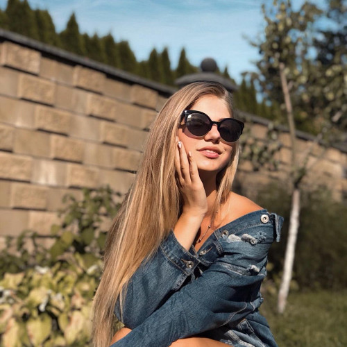 Доминика Веселовa