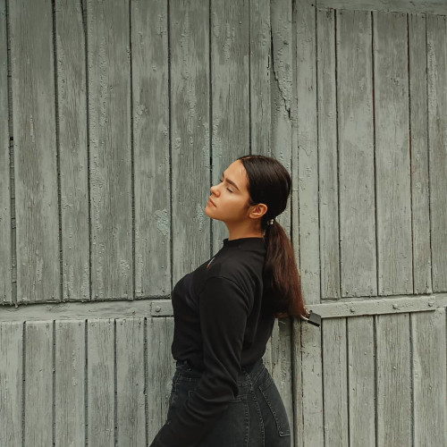 Варвара Комиссаровa