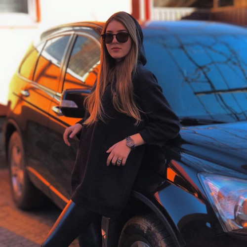 Дина Сафоновa