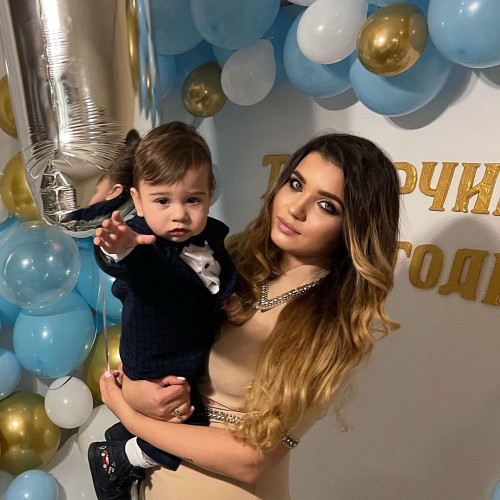 Лилия Устиновa