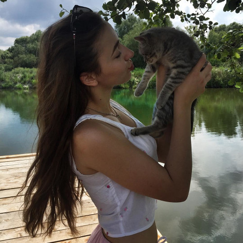 Лада Давыдовa