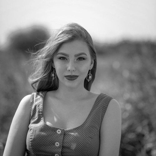 Лариса Фроловa