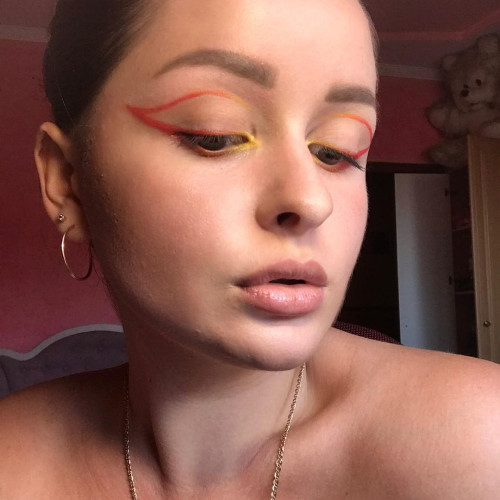 Юлия Симоновa