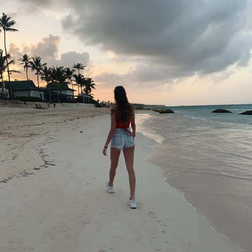 Алла Назаровa