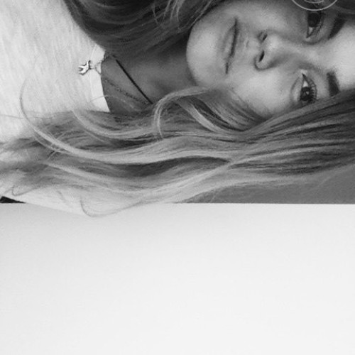 Рената Сазоновa