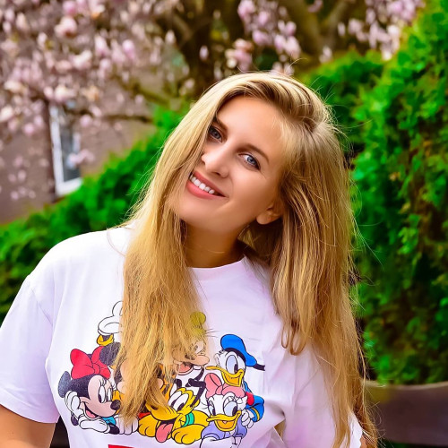 Полина Овчинниковa