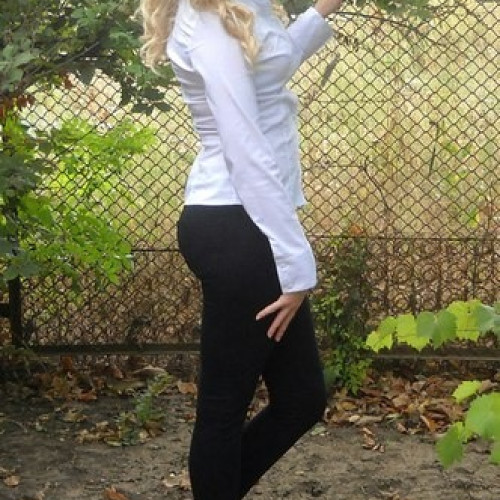 Дина Исаковa