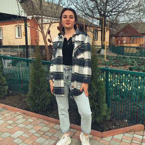 Алиса Комаровa