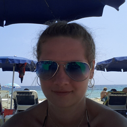 Анна Сазоновa