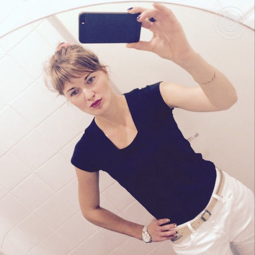 Алёна Уваровa