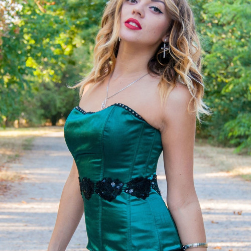 Олена Микитюк