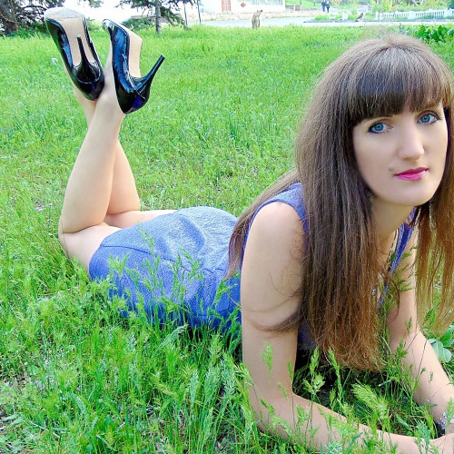 Злата Устиновa