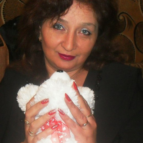 Лора Суркова