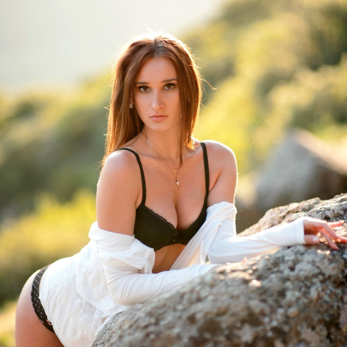 Нина Лобановa