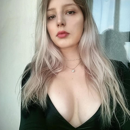 Вероника Устиновa