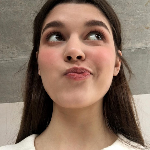 Лариса Куликовa