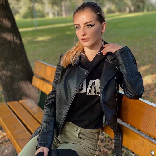 Діана Броваренко