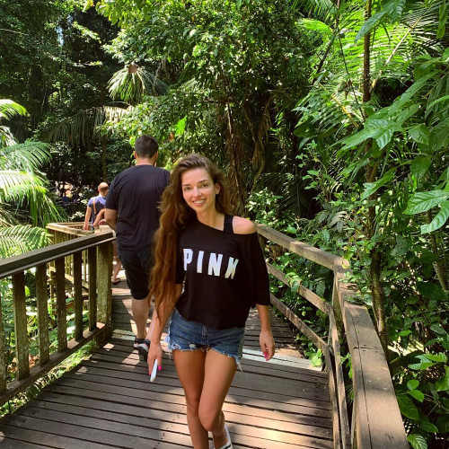 Эльвира Назаровa