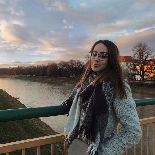 Алёна Костинa