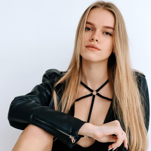 Эмма Симоновa