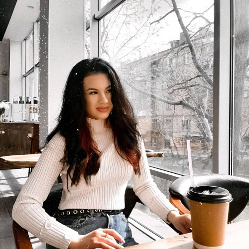 Анастасия Тарасовa