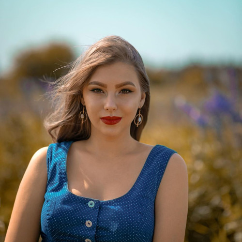 Дина Белоусовa