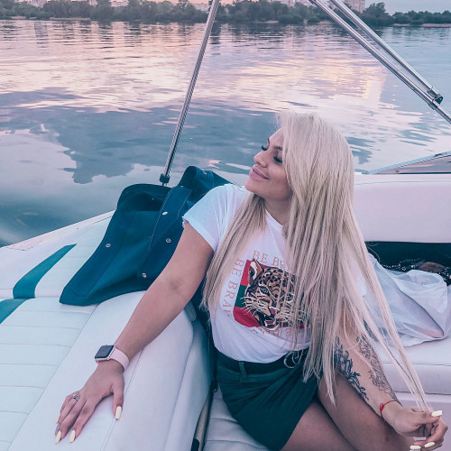 Александра Шаровa