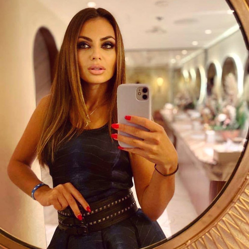 Алиса Веселовa