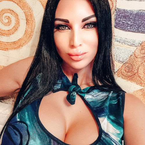 Майя Ефремовa