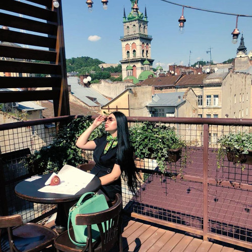 Полина Белозёровa