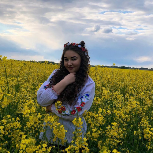 Алина Комиссаровa