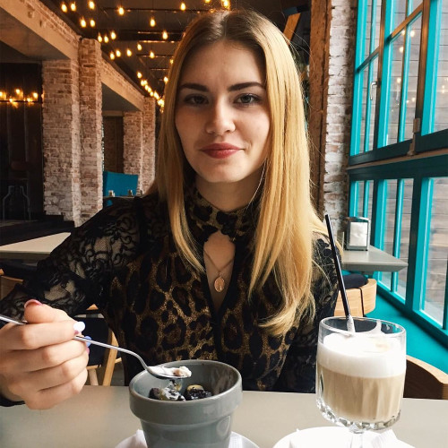 Нелли Мельниковa