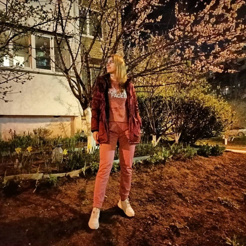 Олена Броваренко